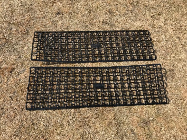 Milenco 2905 mesh grip mats (2) 106cm length