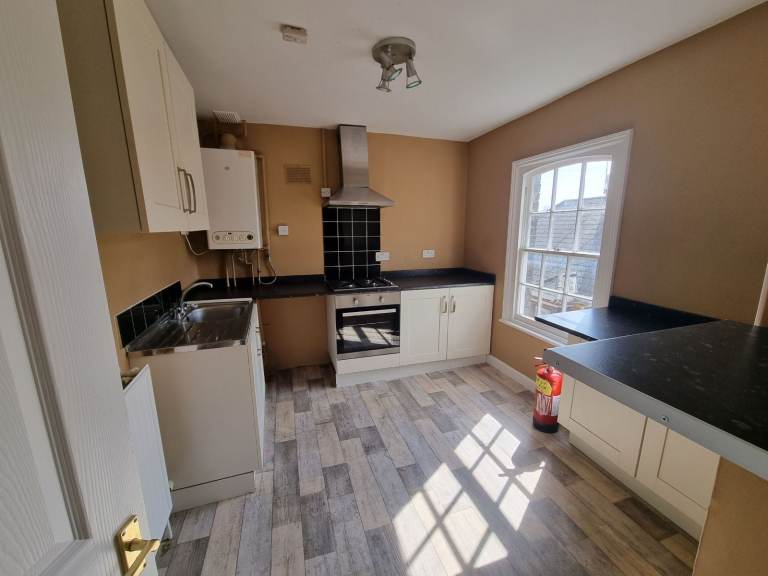 2-bedroom flat in the heart of Boston.