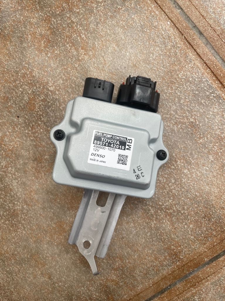 LEXUS ES300H 2021 FUEL PUMP CONTROL MODULE 89571-42010 OEM