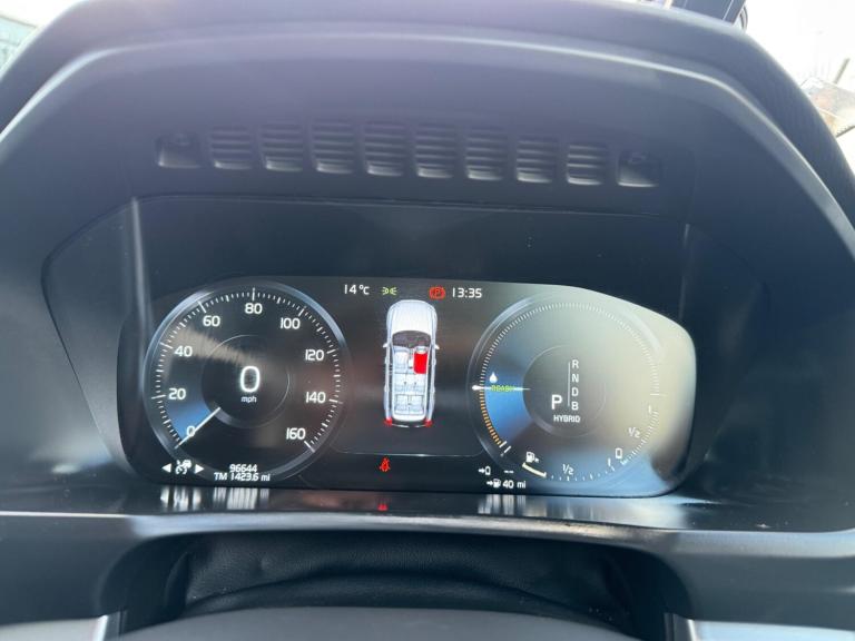 2017 Volvo XC90 2.0 T8 Hybrid Momentum Pro 5dr Geartronic ESTATE PETROL/ELECTRIC Automatic