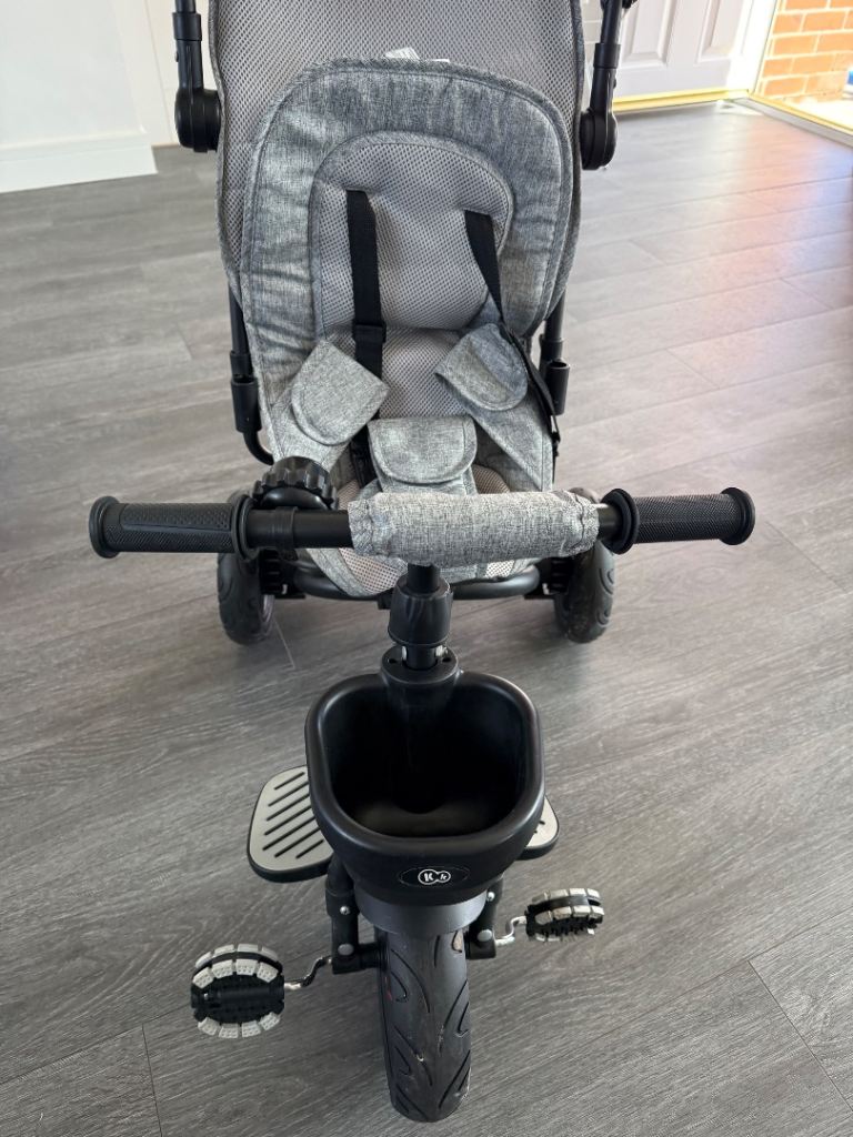 Easy twist parent and toddler tricycle 