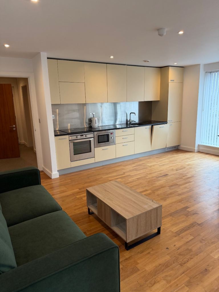 Spacious One Bedroom Apartment Princes Dock 