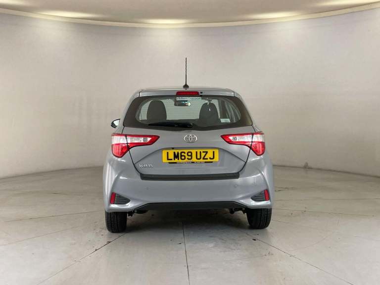 2019 Toyota Yaris 1.5 VVT-i Icon Tech Hatchback 5dr Petrol CVT Euro 6 (111 ps) - SAT NAV + PA HAT...