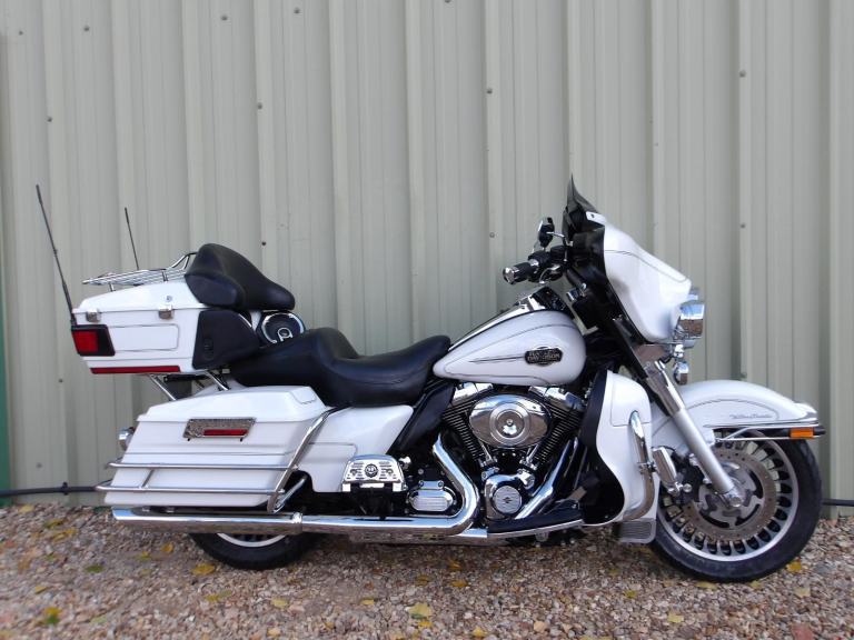Harley-Davidson Electra Glide Ultra Classic 2014 1690cc, Only 15,699 Miles