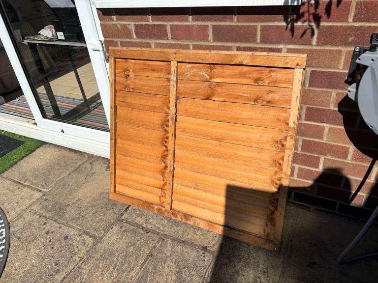 Wooden Garden Fence Panel – Good Condition