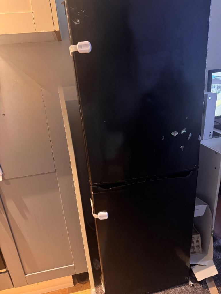 Fridge freezer 