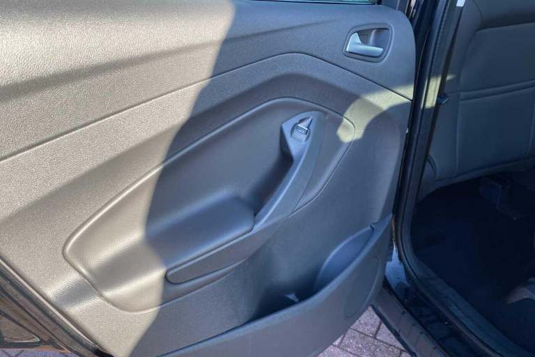 2017 Ford Kuga 2.0 TDCi Titanium (150 PS) 5-Door MPV HATCHBACK Diesel Manual