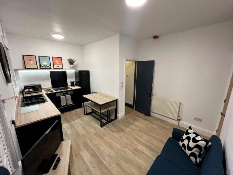 Room to Rent in Luxury Shared House