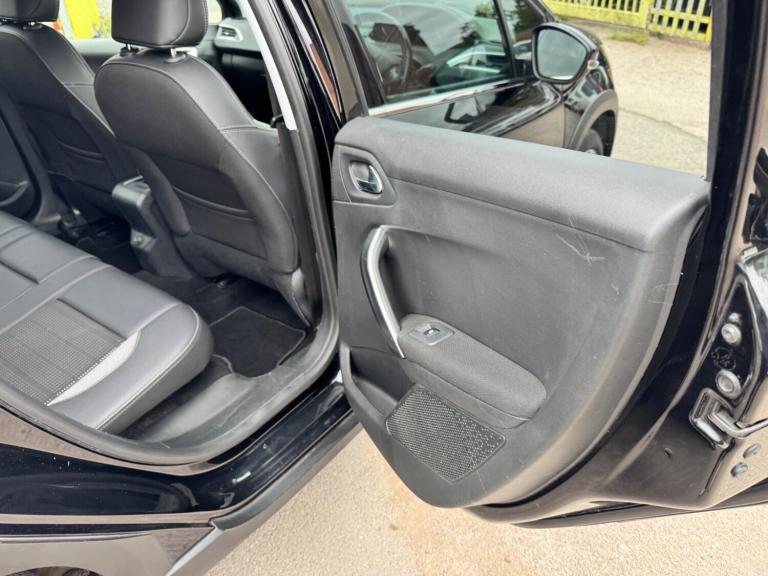 2018 Peugeot 2008 1.2 PureTech Allure Euro 6 (s/s) 5dr HATCHBACK Petrol Manual