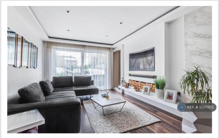 2 bedroom flat in Rotherhithe Street, London, SE16 (2 bed) (#1337005)