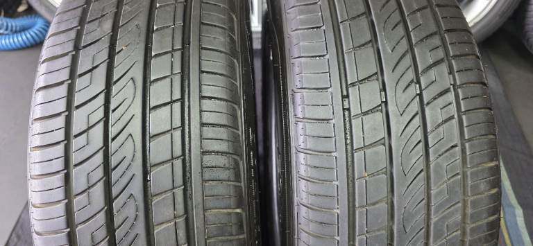 215 60 17   2 x tyres Fortune FRS-303