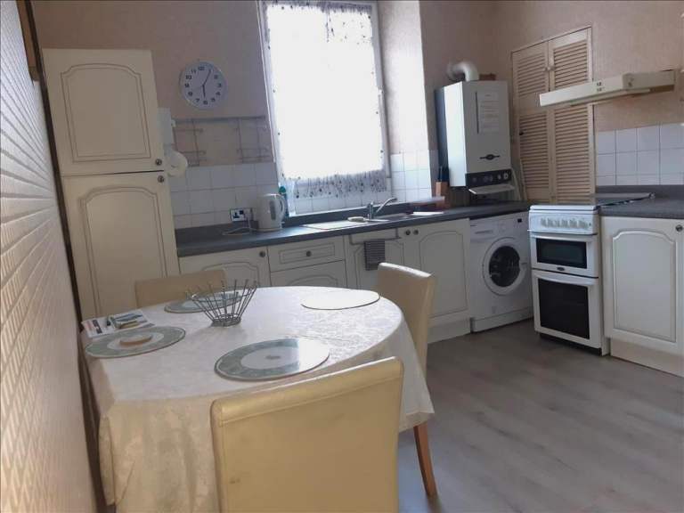 Spacious 1 Bedroom Flat, fully furnished in Sinclair Road, Aberdeen AB11