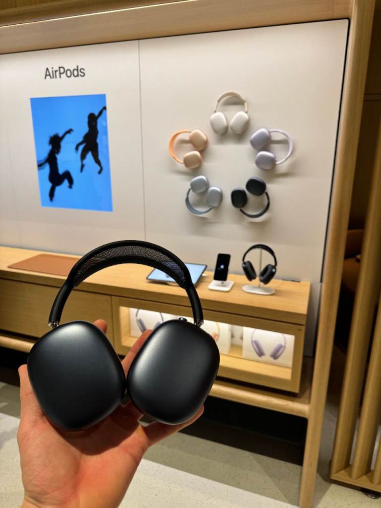  APPLE AirPods Max Midnight 2024 USB-C 2nd Gen - Pristine | Free P&P