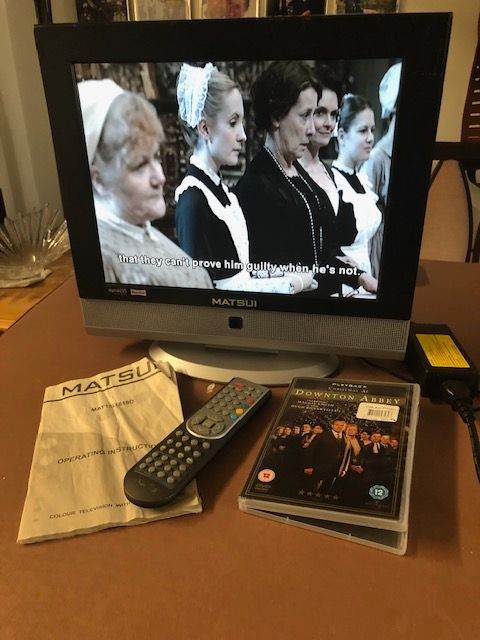 Matsui 15" LCD TV and DVD Player with Remote and Instructions – Good Working Order