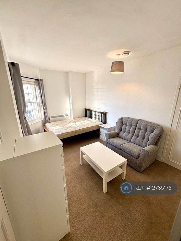 Studio flat in Maer Down Rd, Bude, EX23 (#2785175)