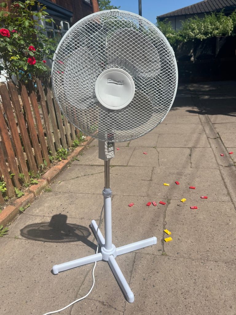 🌬️ White 16” Pedestal Fan – Adjustable Height, 3 Speed