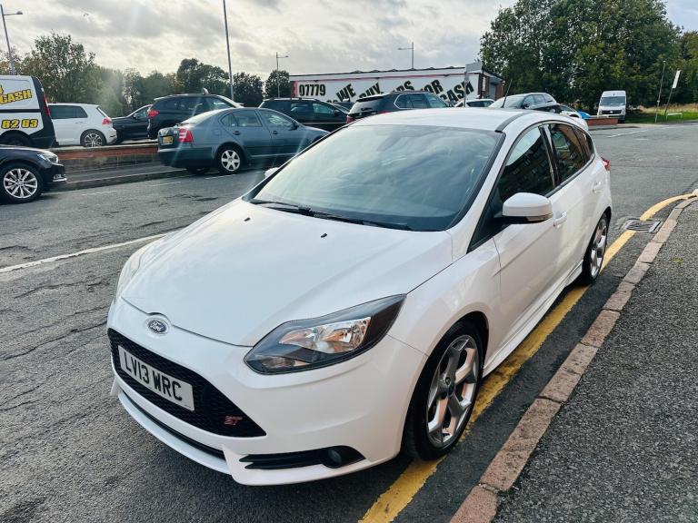 2013 Ford Focus 2.0T EcoBoost ST-2 Euro 5 (s/s) 5dr HATCHBACK Petrol Manual