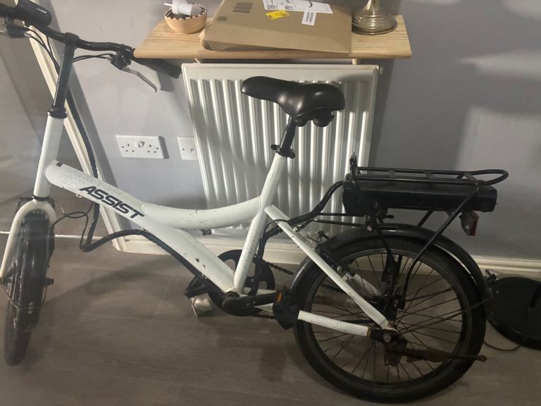 ASSIST Electric City Bike – White, Good Condition
