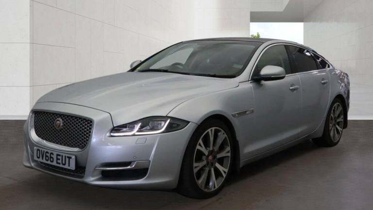 2016 Jaguar XJ 3.0d V6 Portfolio Auto Euro 6 (s/s) 4dr SALOON Diesel Automatic