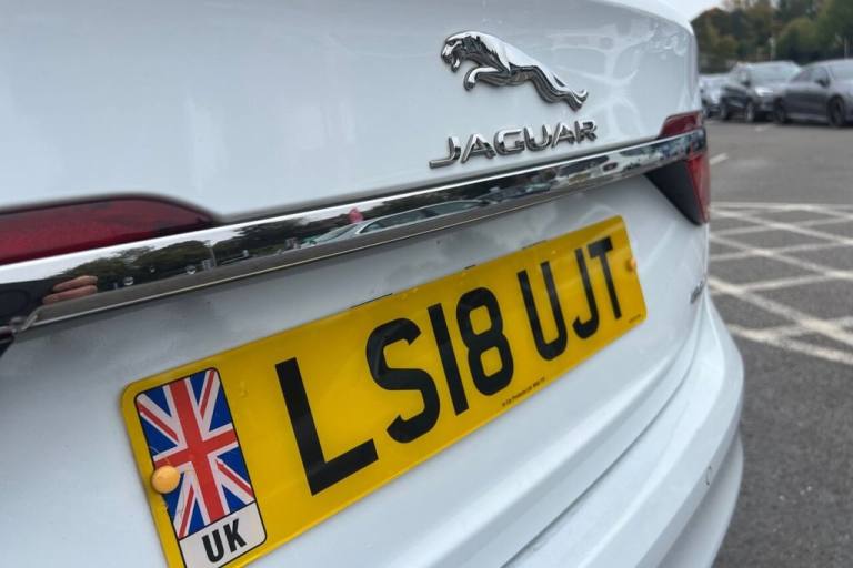 2018 Jaguar XF 2.0d Prestige Saloon 4dr Diesel Auto Euro 6 (s/s) (180 ps) Rear Parking Aid Saloon...
