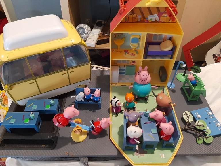 Peppa Pig Large Toy Bundle - Car, Figures, Accessories
