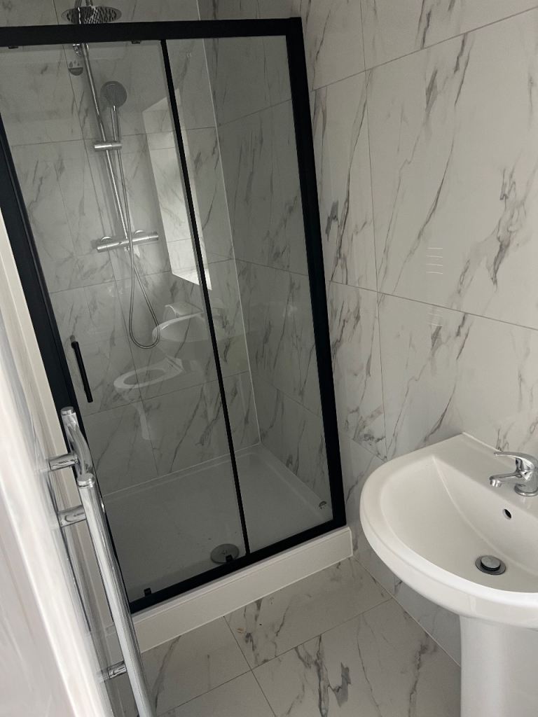 Un suit rooms available in Sheldon B26 