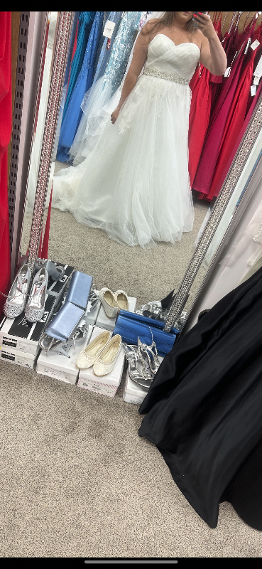 Tiffany wedding dress 