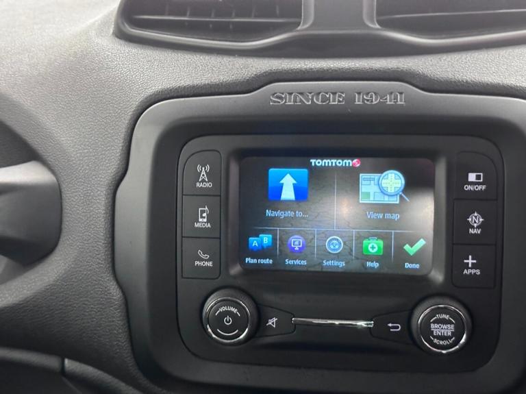 2016 Jeep Renegade 2.0 Multijet Limited 5dr 4WD - FULL LEATHER - REAR SENSORS - FSH ESTATE Diesel...