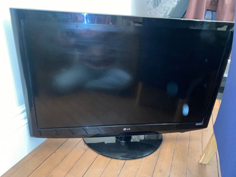 *FREE* LG tv for spares or repair 
