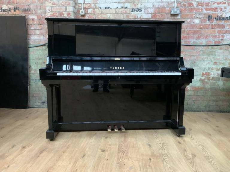 Yamaha UX-5 Upright Piano | c. 1985 |  Black Polyester Finish