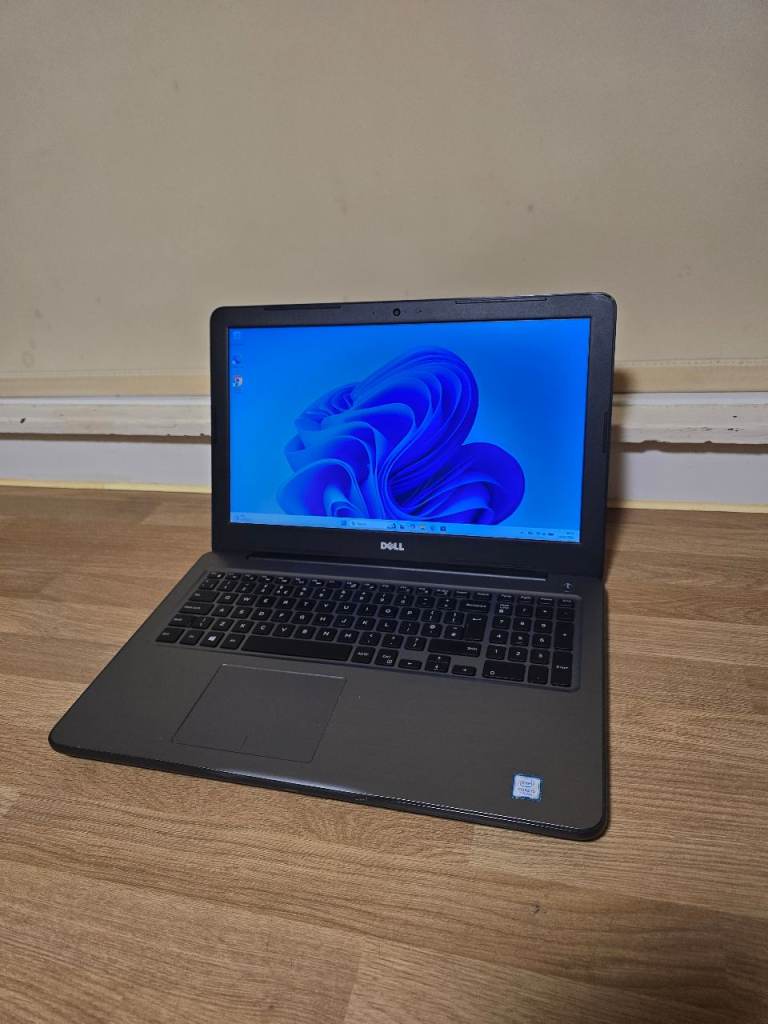 Dell inspirion laptop i5 8gb ram 256gb ssd 15 inch screen 