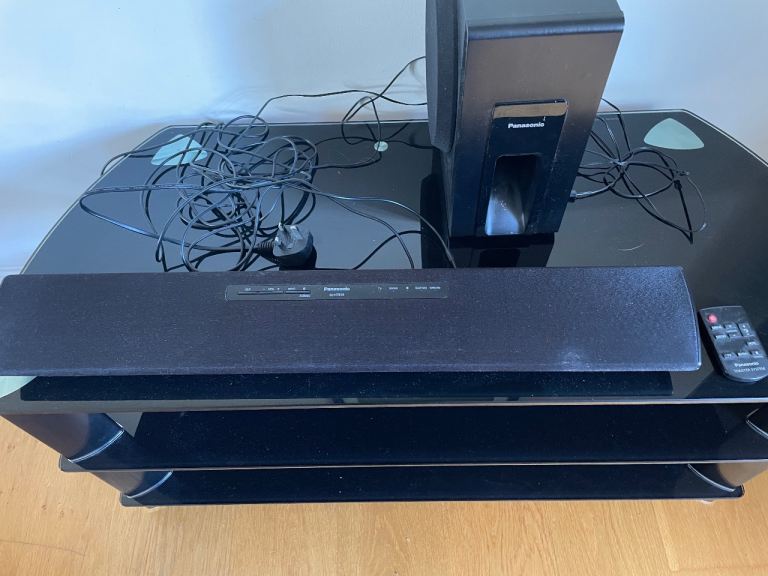 Panasonic SU-HTB18 Soundbar, Subwoofer and remote control