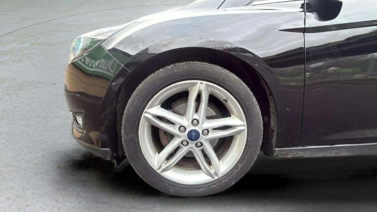 2015 Ford Focus 1.0 EcoBoost Zetec 5dr HATCHBACK PETROL Manual