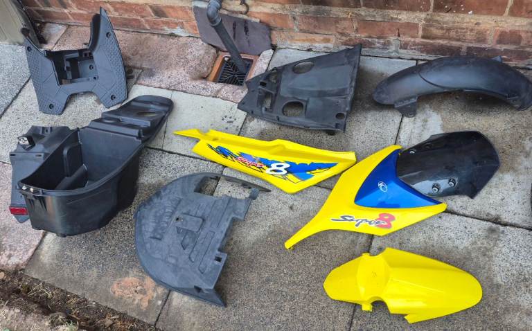 Kymco Super 8 2010 Moped Scooter Plastics Panels Body Covers
