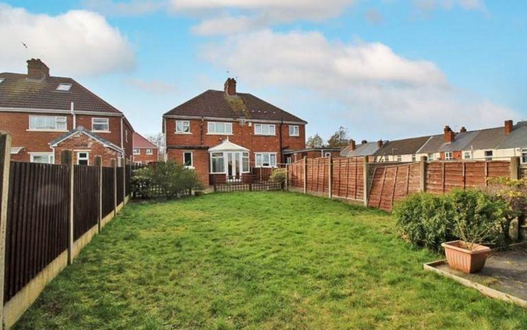 You need a guarantor to rent this property 