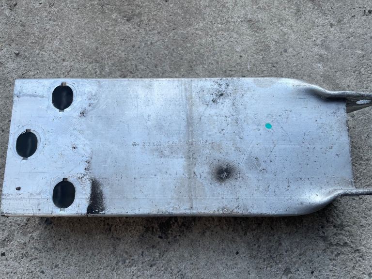 MERCEDES E CLASS W213 C238 FRONT LEFT REINFORCEMENT CRASH BAR LEG BRACKET (2016-2022)