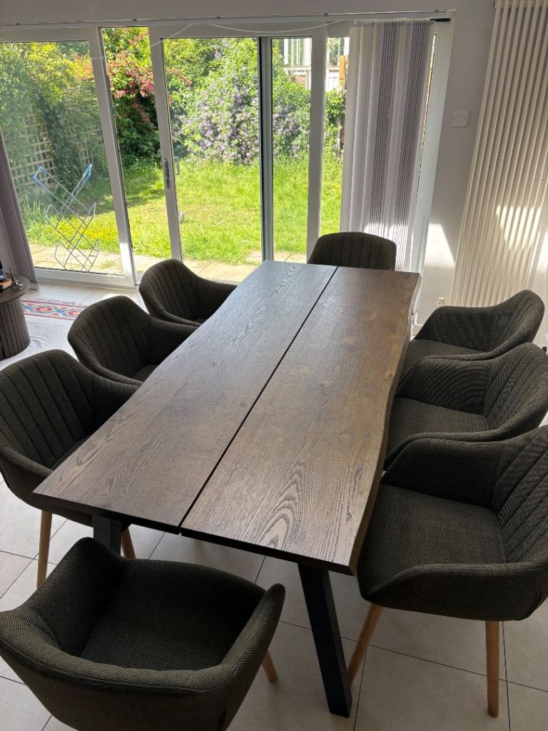 Dinning table + 8 chairs set