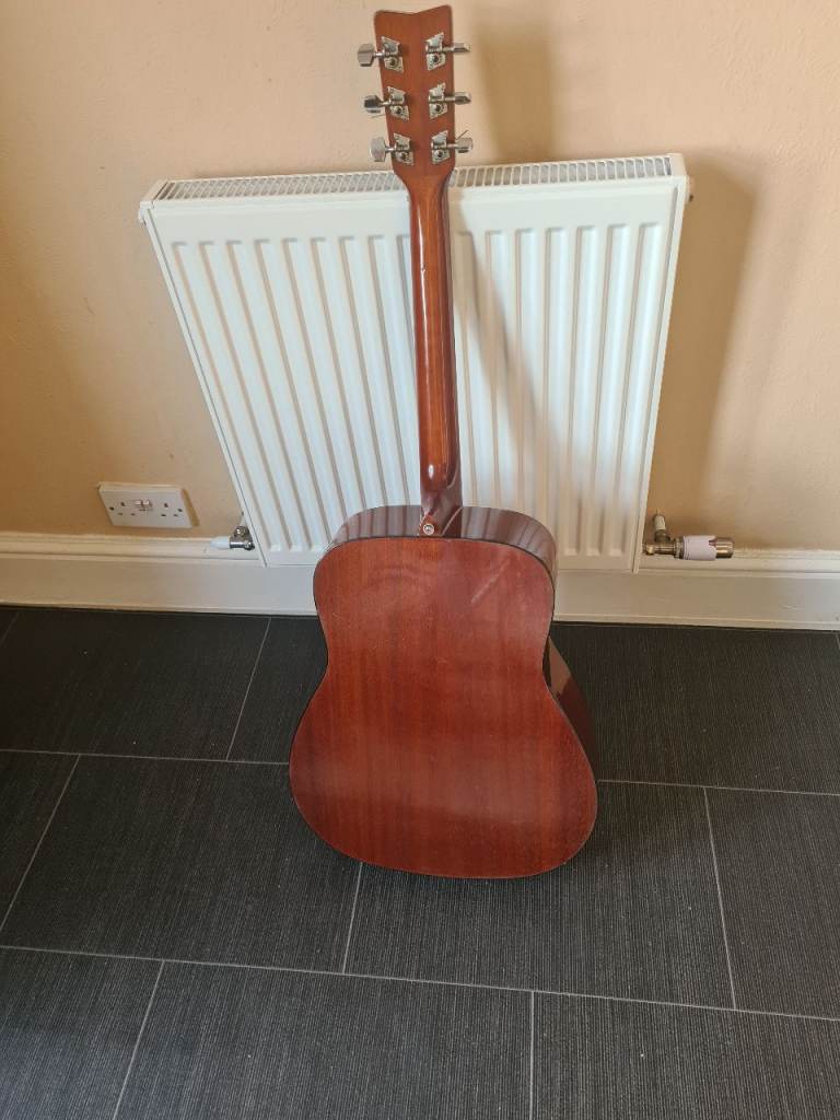 Yamaha FG 401 Acoustic Guitar