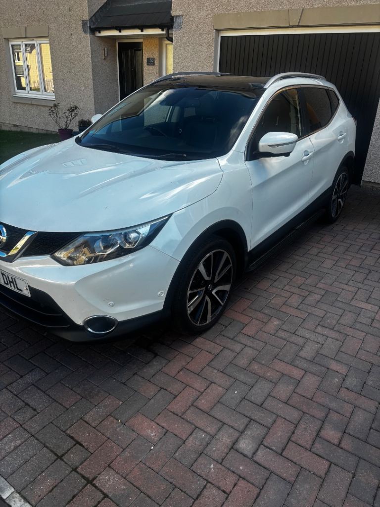 Nissan, QASHQAI, automatic , Hatchback, 2014,  1598 (cc), 5 doors