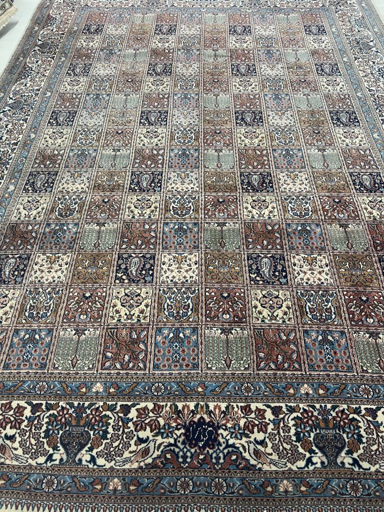 Persian moud rug 250x350cm 