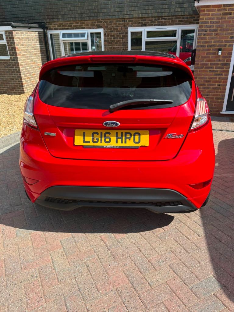 Ford, FIESTA Zetec Red Edition Hatchback, 2016, Manual, 998 (cc), 3 doors