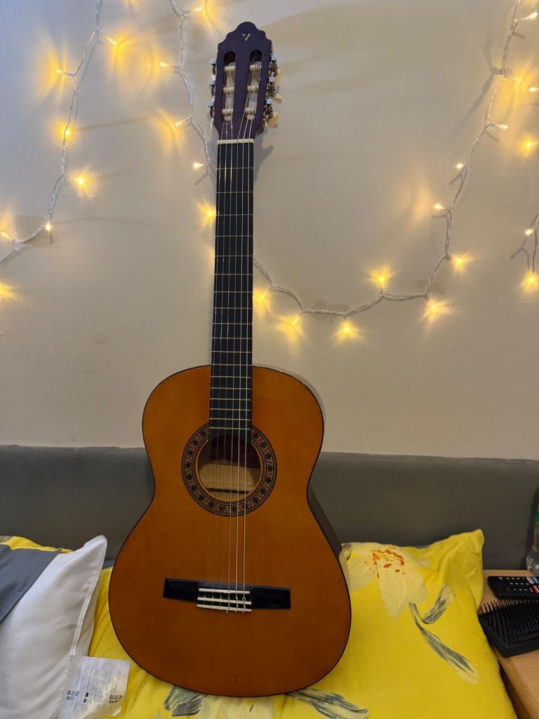 Valencia guitar 