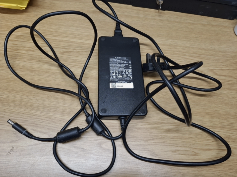 Dell/Flextronics PA9E 240w AC Adaptor GA240PE1-00 19.5v 12.3a Precision