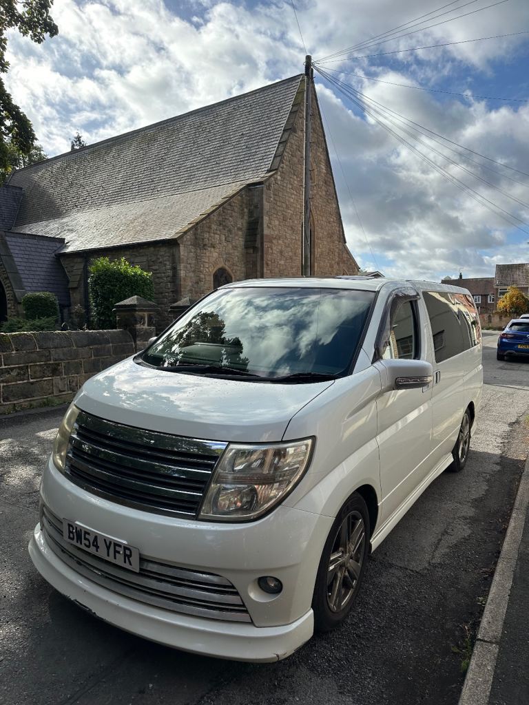 Nissan Elgrand, 3.5 v6, 7 seats 