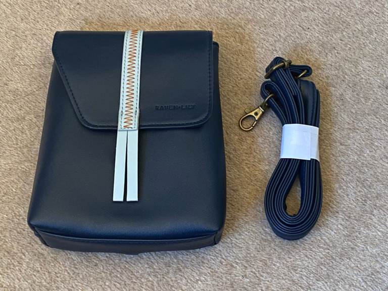 Raven + Lily American Airlines Flagship Leather Tote Bag, Size: 18(H) x 14(W) cm