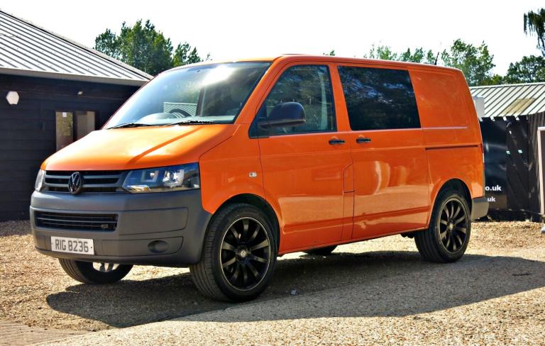 VOLKSWAGEN TRANSPORTER KOMBI T5.1 140HP T32 6 SEATER TAILGATE NO VAT Orange Manu
