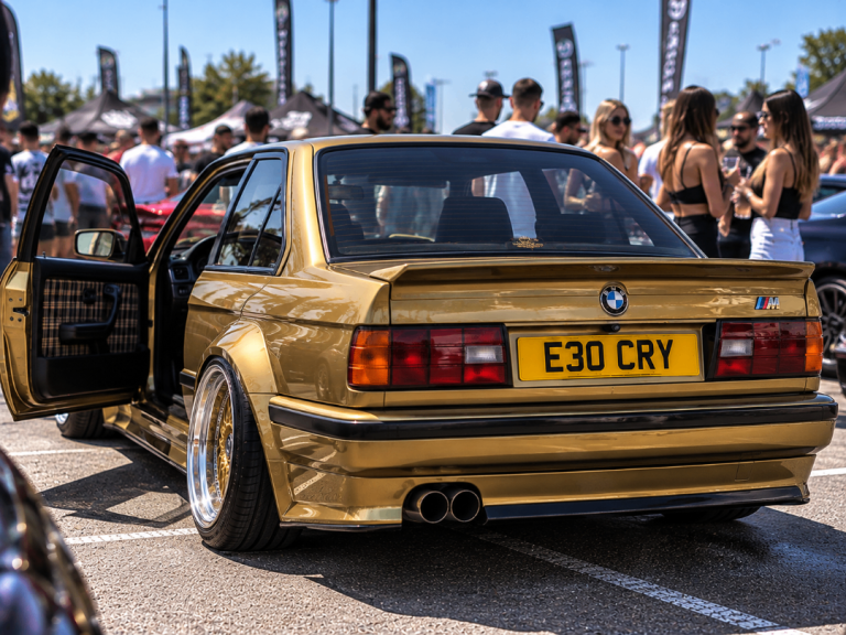 E30 CRY / E30 CYU / E30 FUU / E30 JKR / E30 NRG / E30 THX - BMW Private car number plate