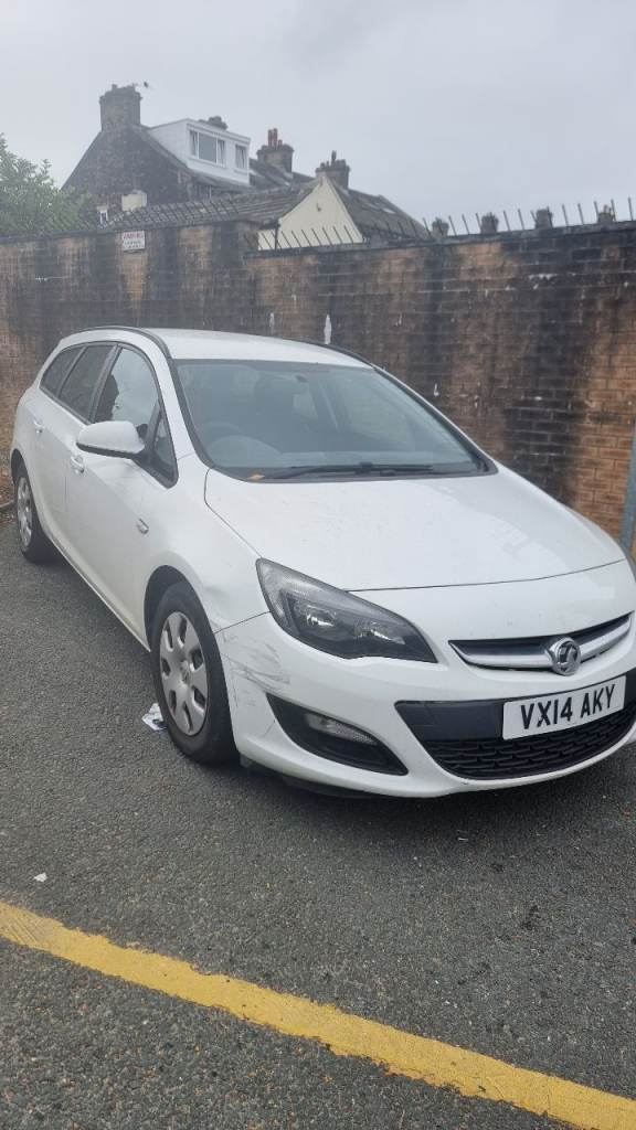 Vauxhall, ASTRA 1.7 diesel , Estate, 2014, Manual, 1686 (cc), 5 doors