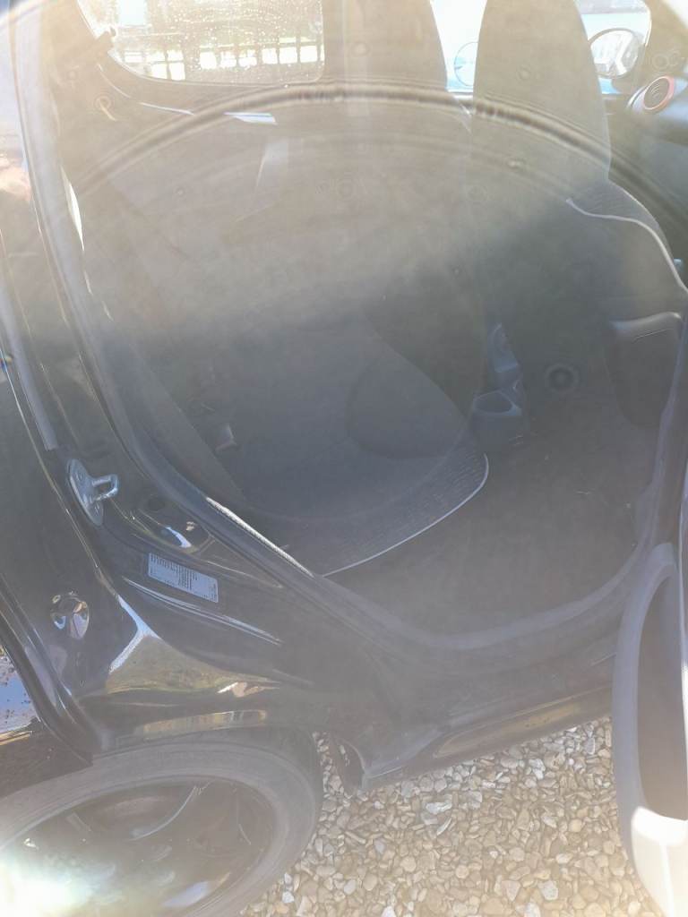 Peugeot, 107, Hatchback, 2011, Manual, 998 (cc), 5 doors