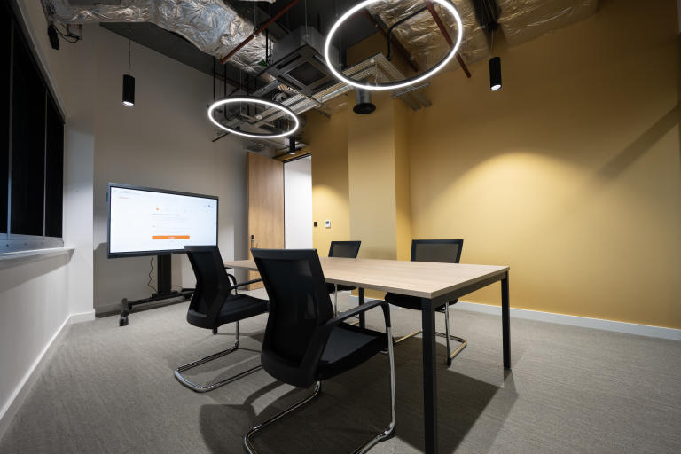 Chatham - ME44HW \ Flexible Office Space for 4 Workstations